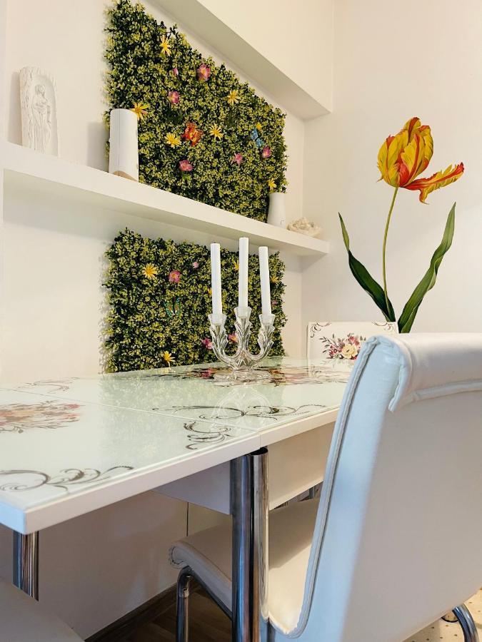 Casa Iris Apartment Яш Екстериор снимка